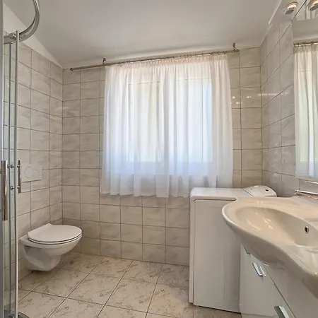 Beautiful Palera With Private Pool Near Pula Ližnjan