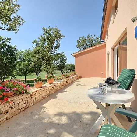 Beautiful Palera With Private Pool Near Pula Ližnjan