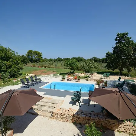 Beautiful Palera With Private Pool Near Pula *