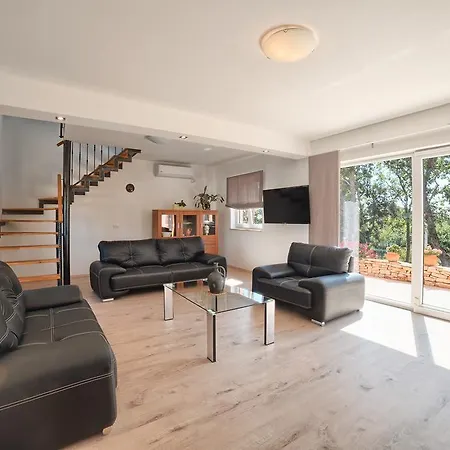 Beautiful Palera With Private Pool Near Pula *