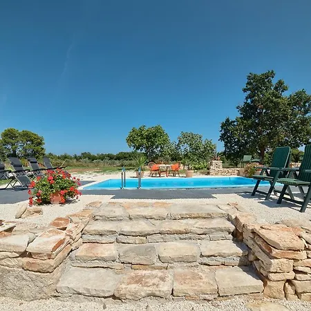 Beautiful Palera With Private Pool Near Pula Ližnjan