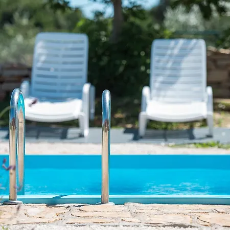 Beautiful Palera With Private Pool Near Pula וילה *